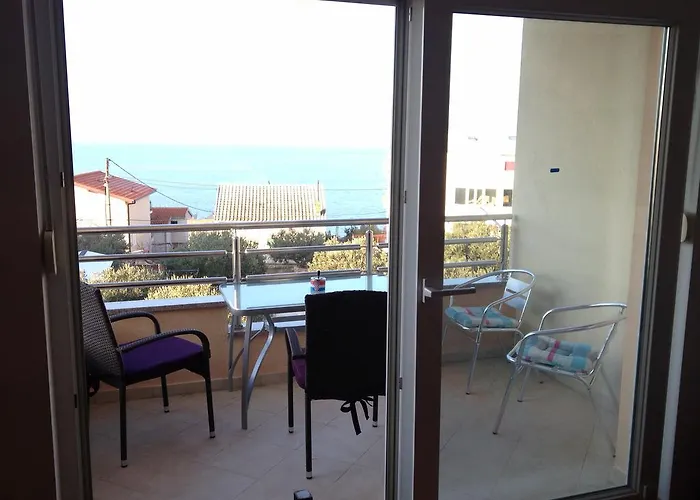 Gala * Omis